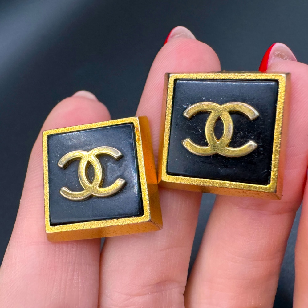 ‼️FINAL PRICE‼️ LOT 920 24K gold plated Chanel vintage clip on earrings